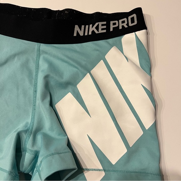 Nike Pro Training shorts Medium - Picture 2 of 8
